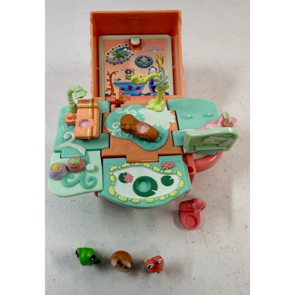 LPS Littlest Pet Shop Teeniest Tiniest Mini Pop-Up Playset 2006 with 3 Reptiles